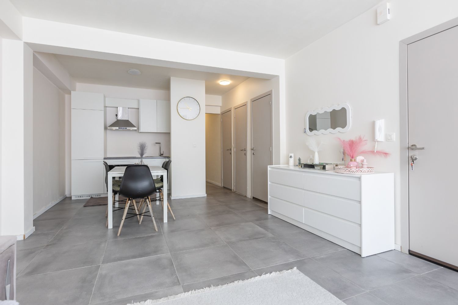 Recent gerenoveerd 2-slaapkamer appartement foto 5