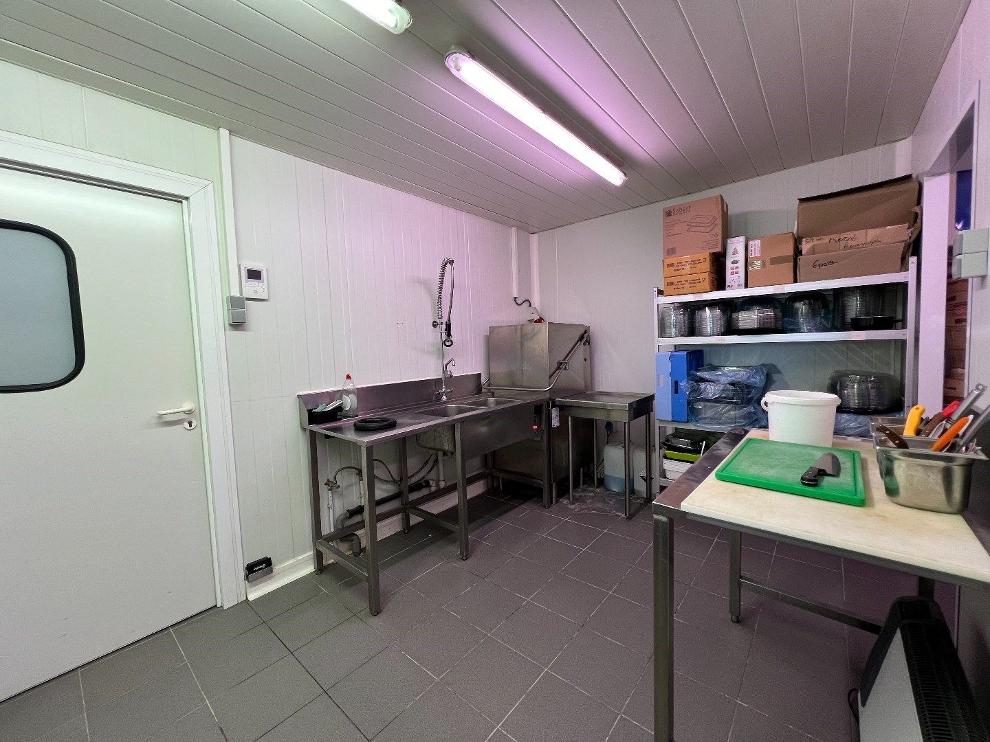 Handelsruimte (97m²) nabij de Grote Markt van Ieper foto 9