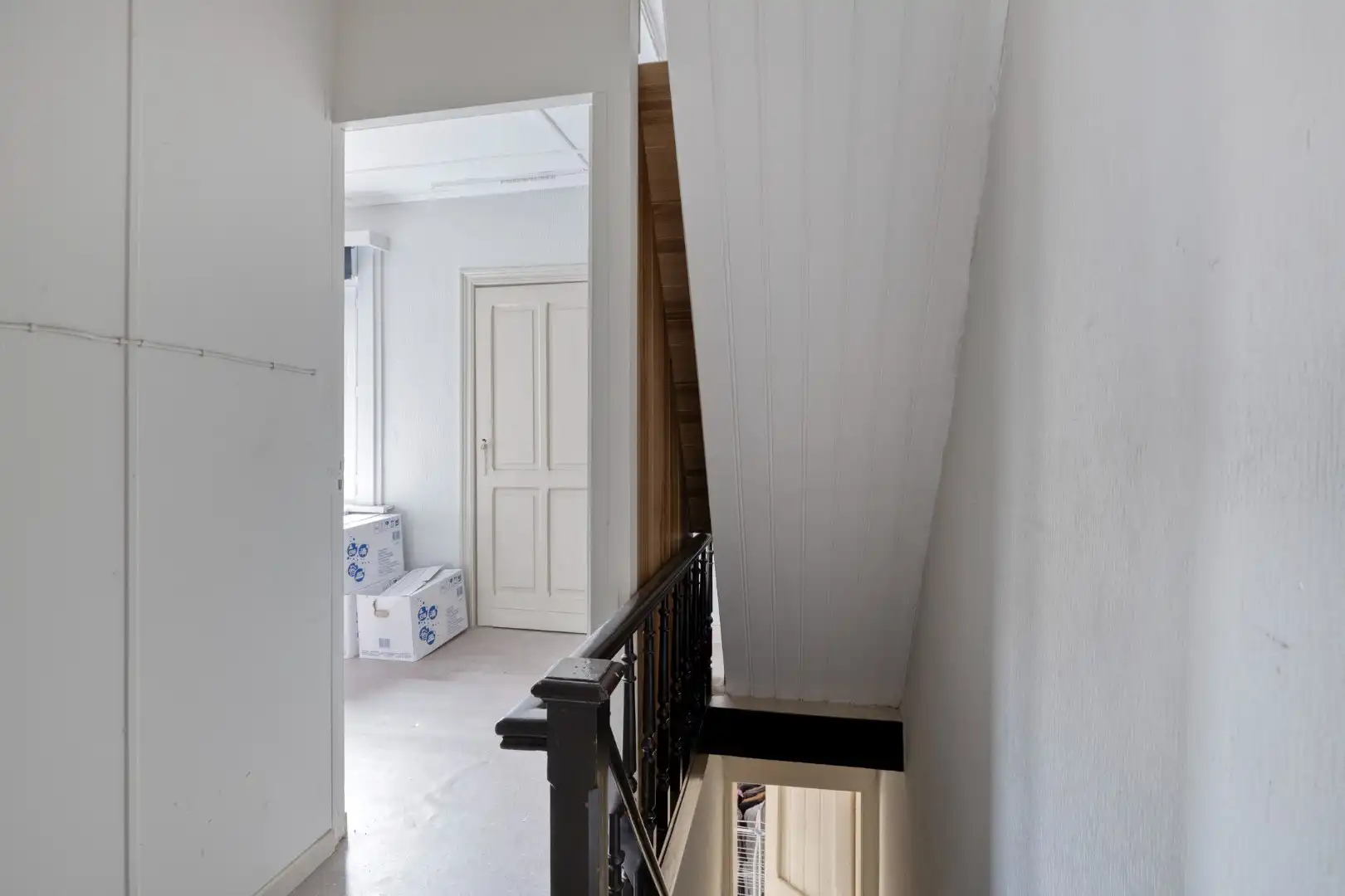 Op te knappen woning in het centrum van Mol met parkeerplaats !  foto 16