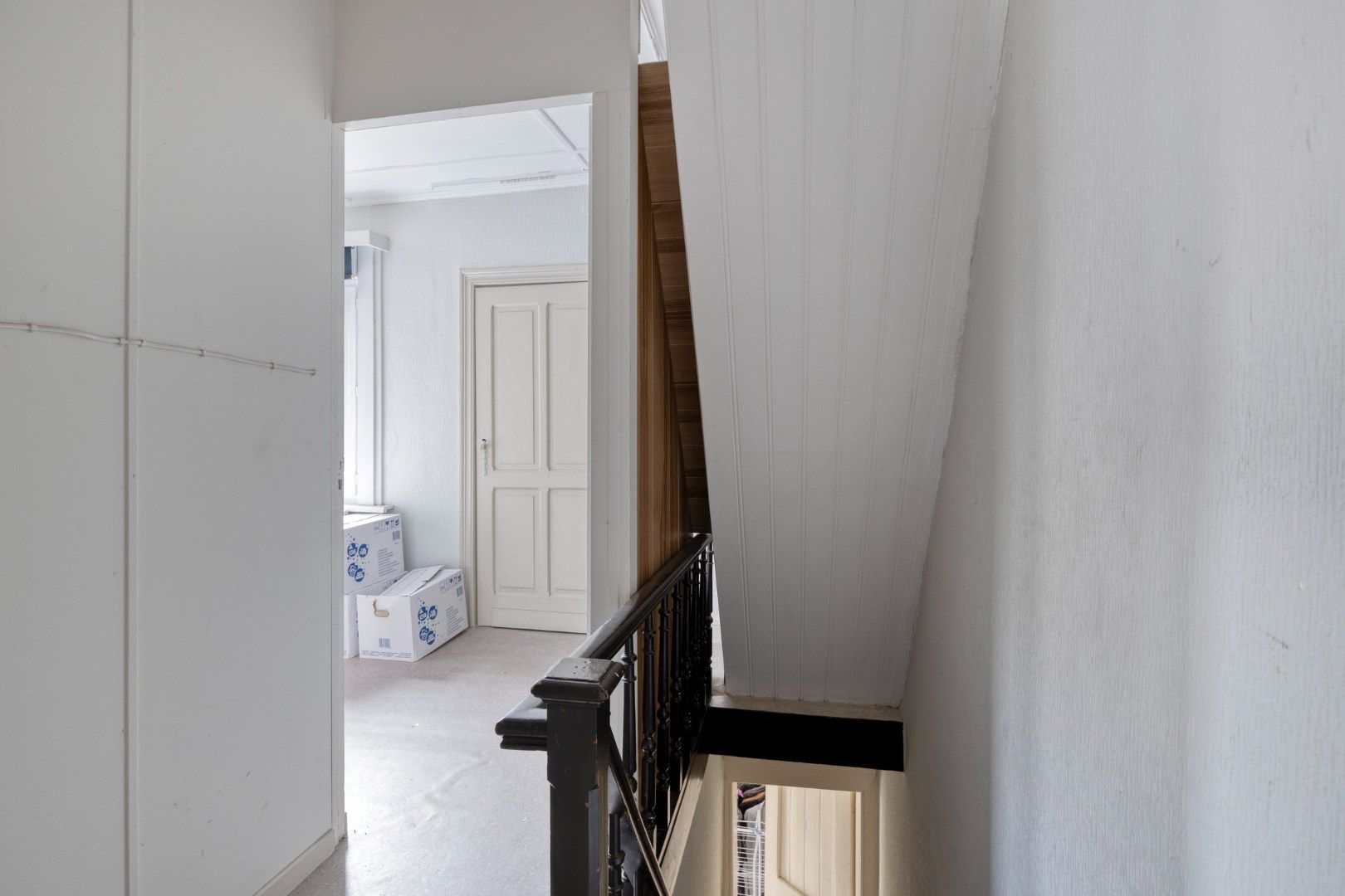 Op te knappen woning in het centrum van Mol met parkeerplaats !  foto 15