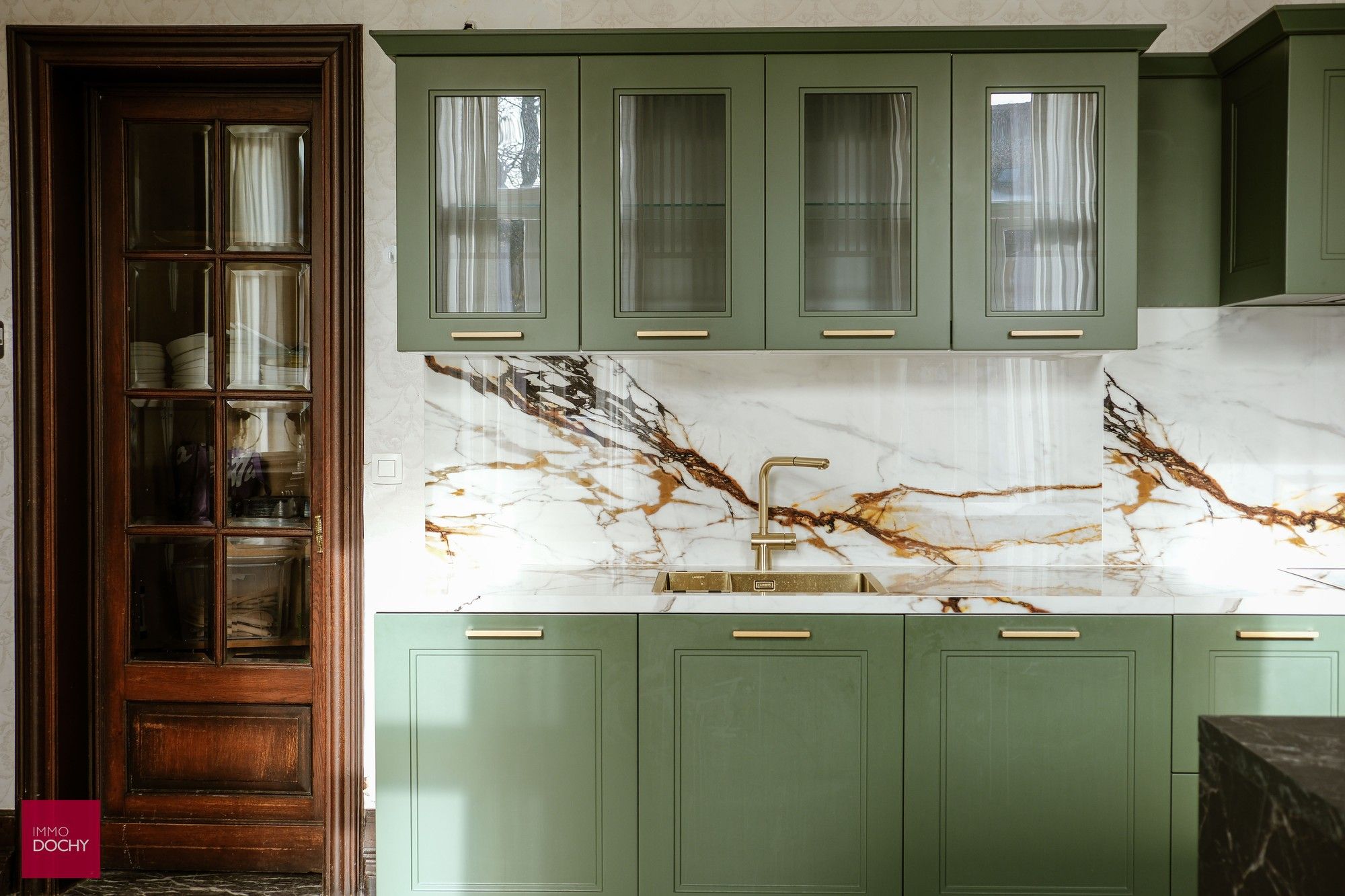 Ruime gerenoveerde stadswoning met karakter foto 11