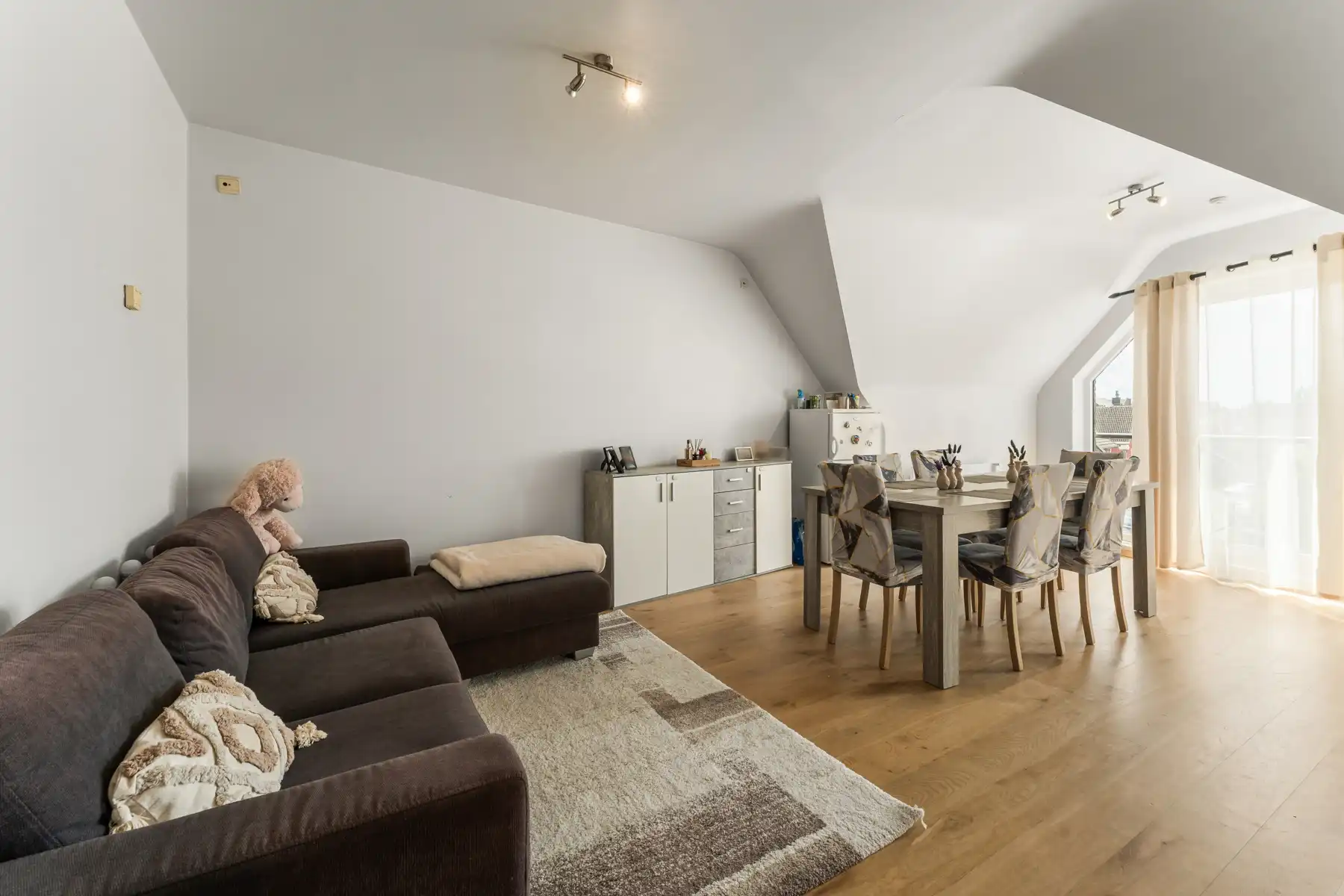 Opbrengsteigendom met 4 appartementen.  foto 34