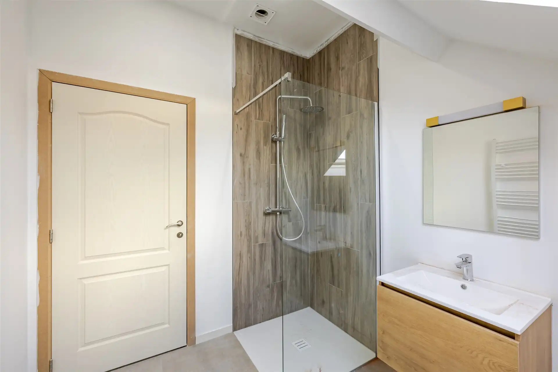 Gerenoveerde woning met 3 slaapkamers in De Klinge  foto 6