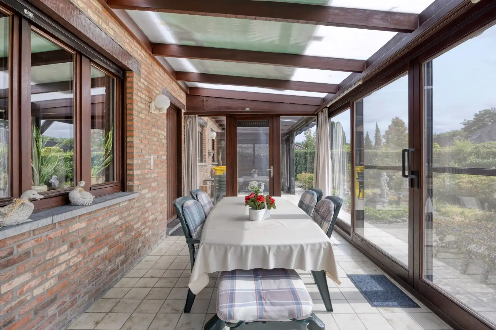 Gelijkvloerse woning met 2 slaapkamers op een mooi Z gericht perceel van 819 m² ! foto 11