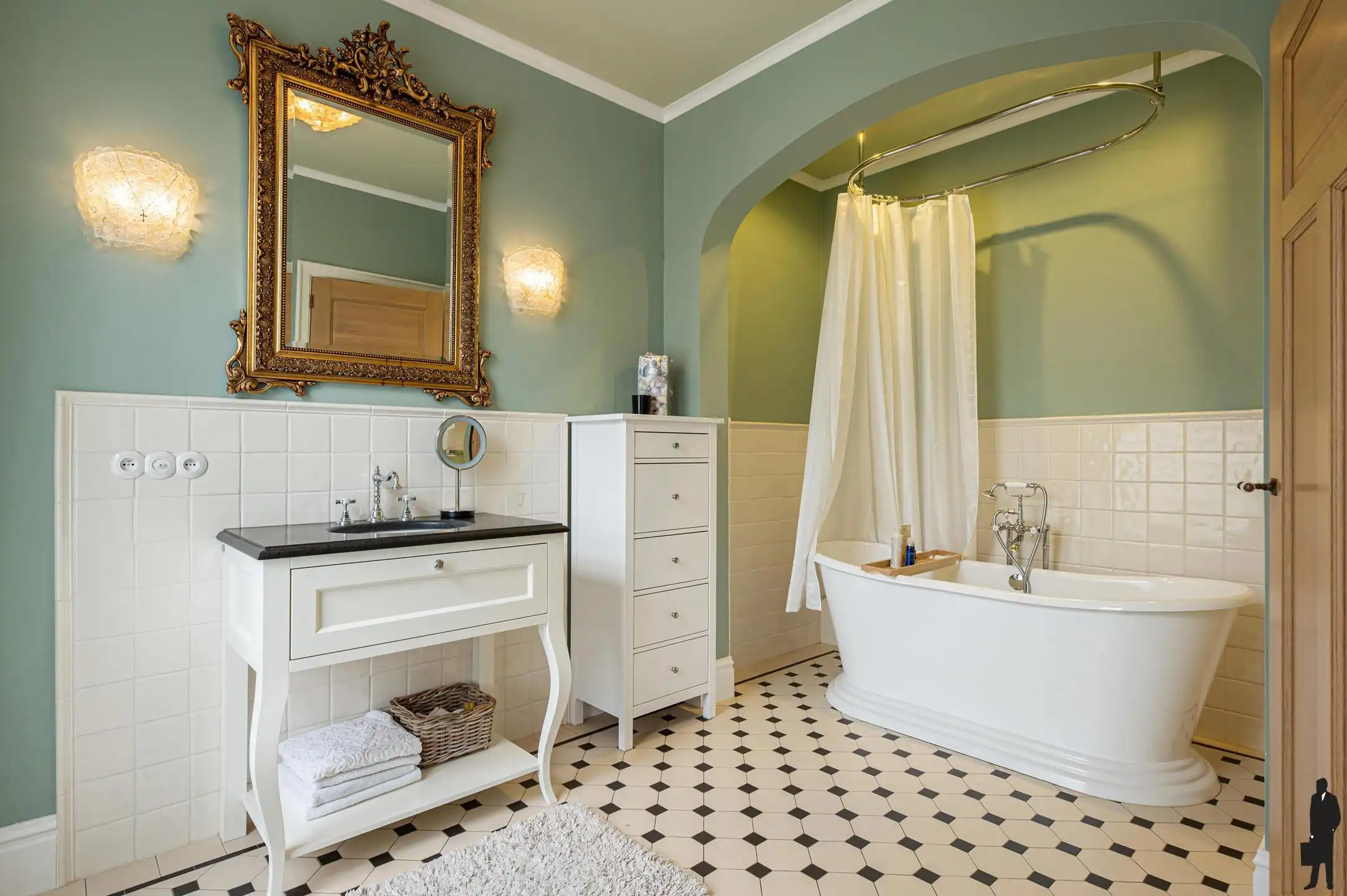 Villa in Engelse stijl op perceel van 1.989m² foto 13