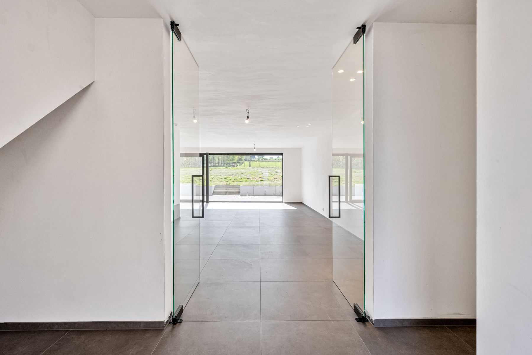 Instapklare nieuwbouwwoning met uitzicht op de velden foto 4