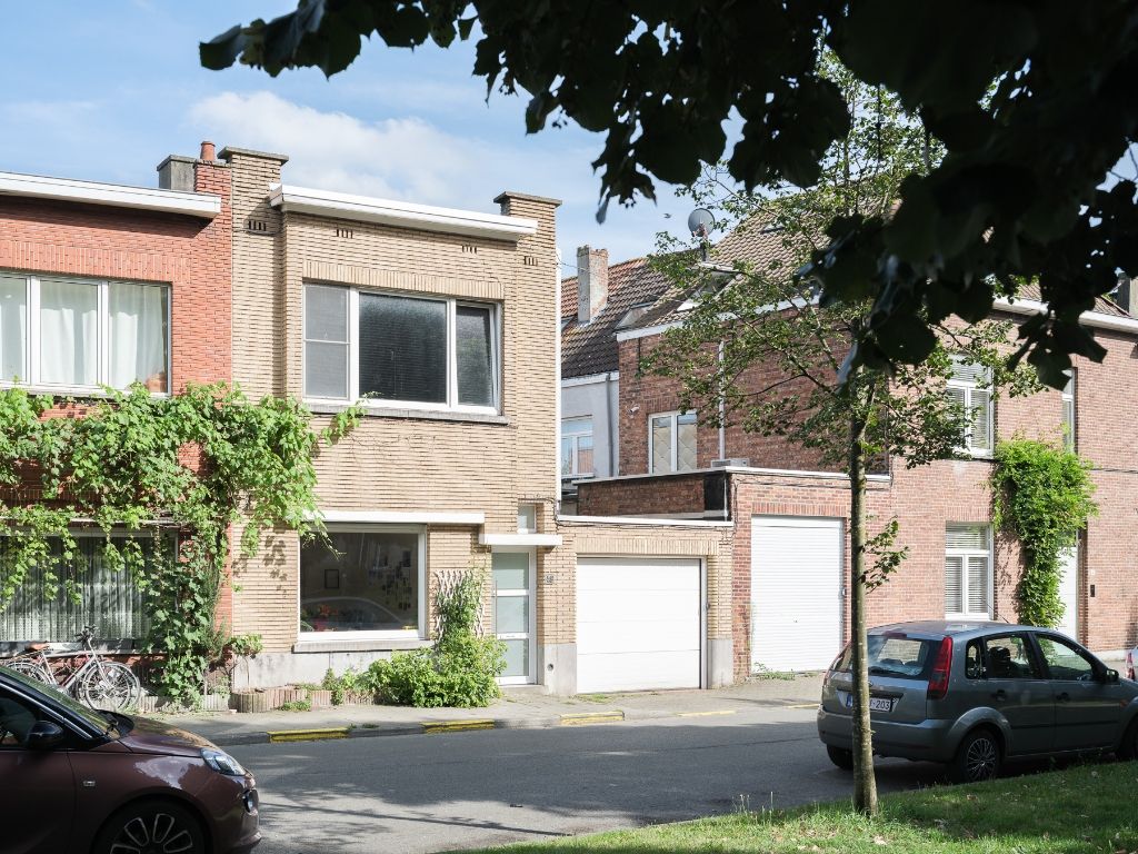 Omgeving Sint-Antoniuskaai / Prinsenhof - Karaktervolle burgerwoning met 2 slaapkamers, bureauruimte en inpandige garage op een gegeerde locatie. foto 18