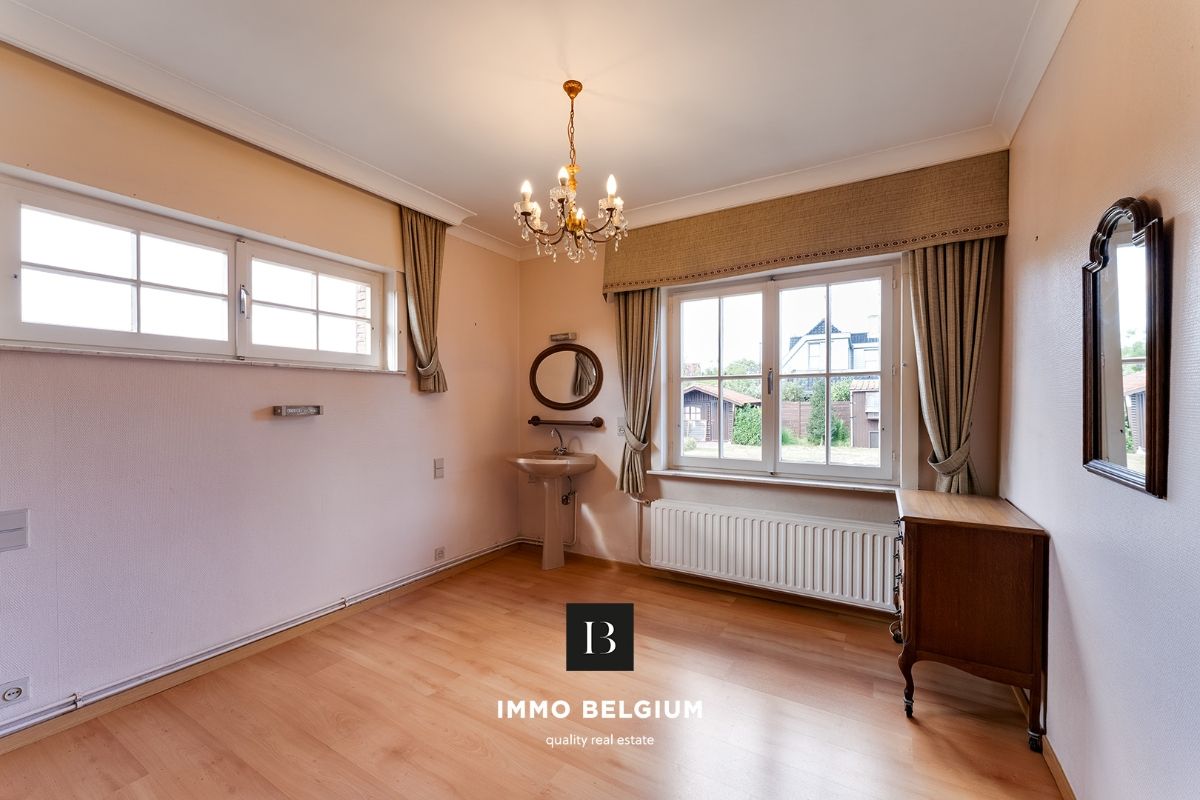 Ruime villa nabij het centrum met veel mogelijkheden foto 11