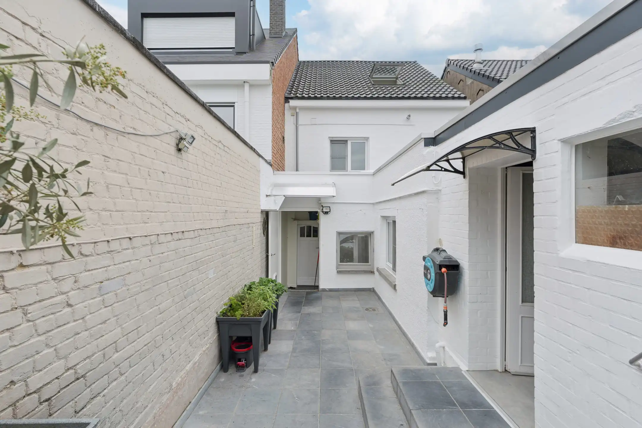Instapklare gerenoveerde 2-gevelwoning op gunstige locatie foto 24