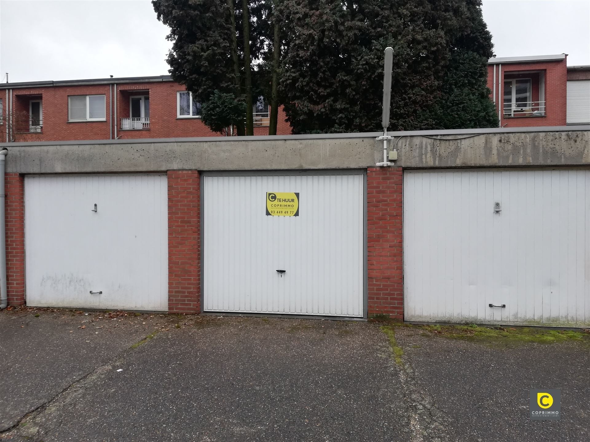 Ruime bovengrondse garagebox op zeer centrale ligging foto 4