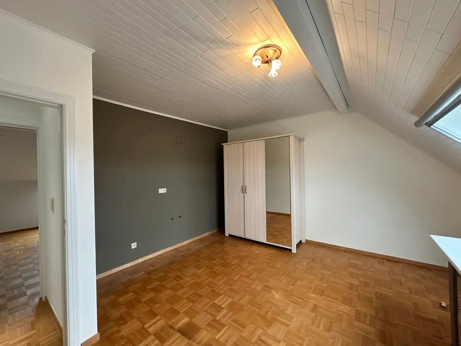 Gerenoveerde instapklare woning met tuin & terras & garages foto 33