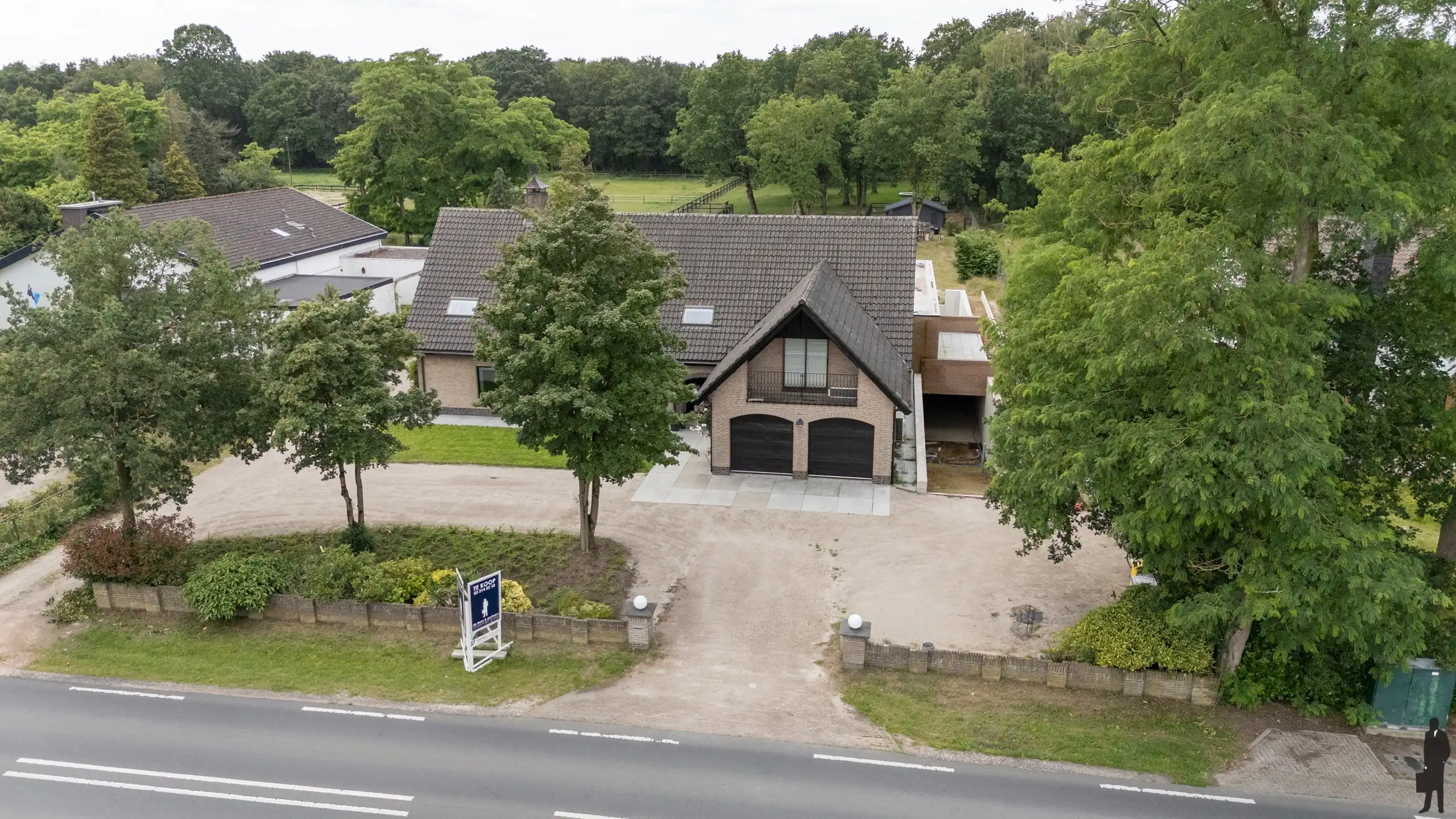Exclusieve woning met meer dan 1.000 m² potentieel op een perceel van circa 5.800 m²! foto 31