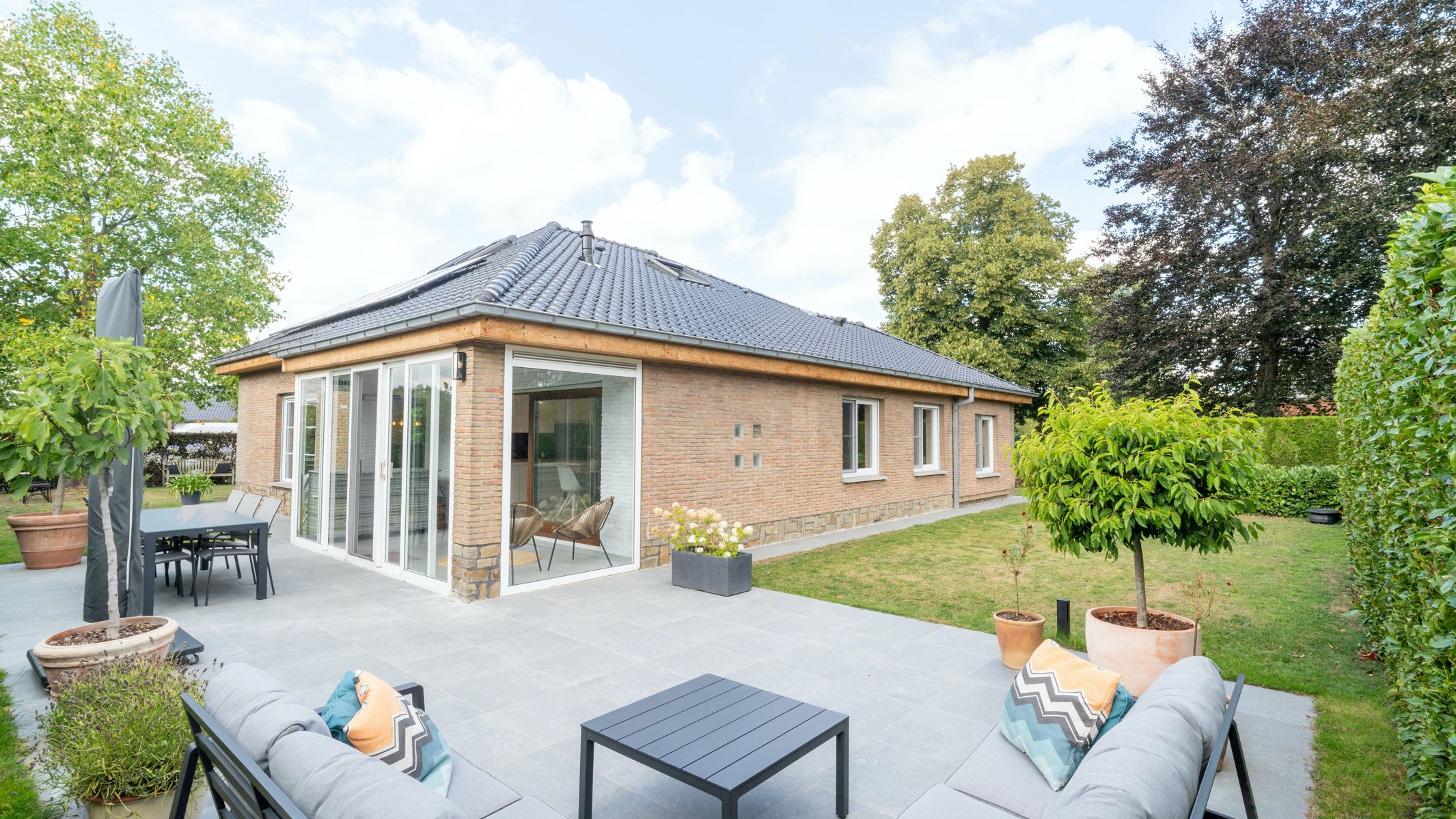 Instapklare en gerenoveerde villa met 3/4 slps en bureau foto 38