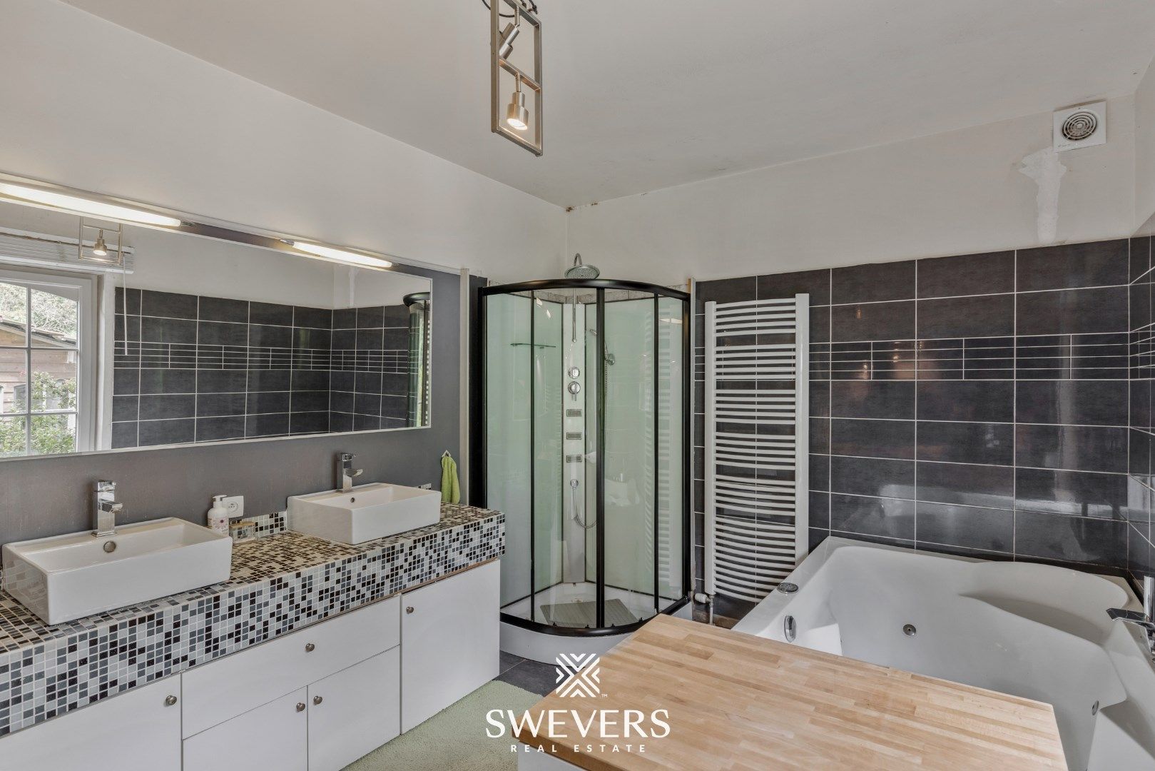 Verrassend riante woning met zes slaapkamers te Heusden-Zolder foto 18