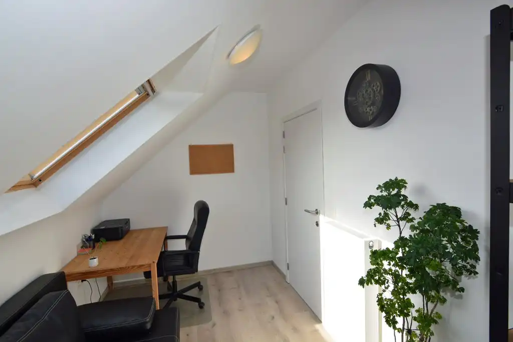 Energiezuinig duplex-appartement met 2 slpk, terras en carport met berging. foto 25