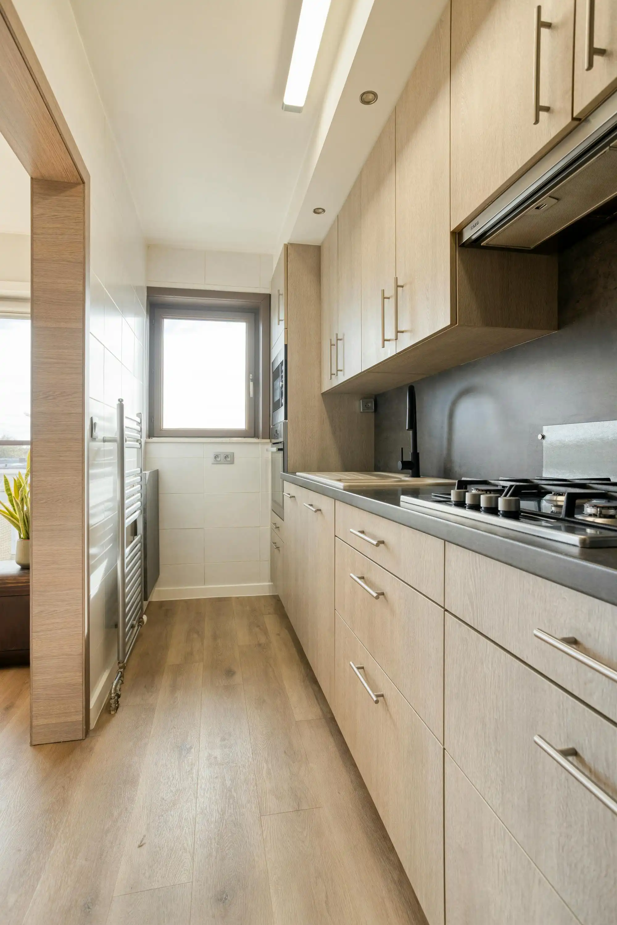 Instapklaar en energiezuinig appartement met 3 slaapkamers te Roeselare foto 4