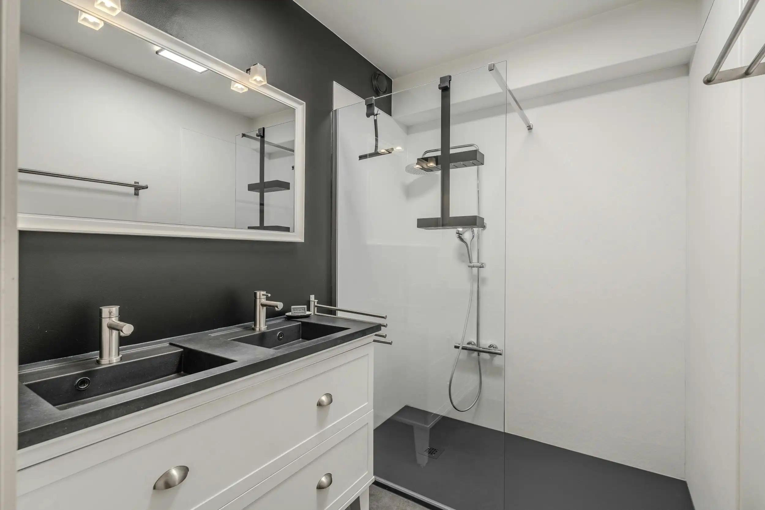 Prachtig appartement met 2 slaapkamers en zijdelings zeezicht !  foto 11