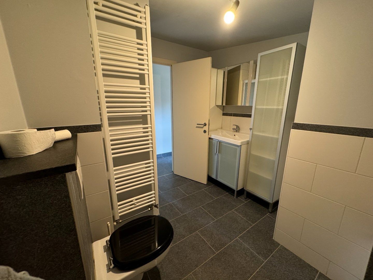Duplex appartement met 3 slaapkamers en 2 autostaanplaatsen in hartje Beringen foto 15
