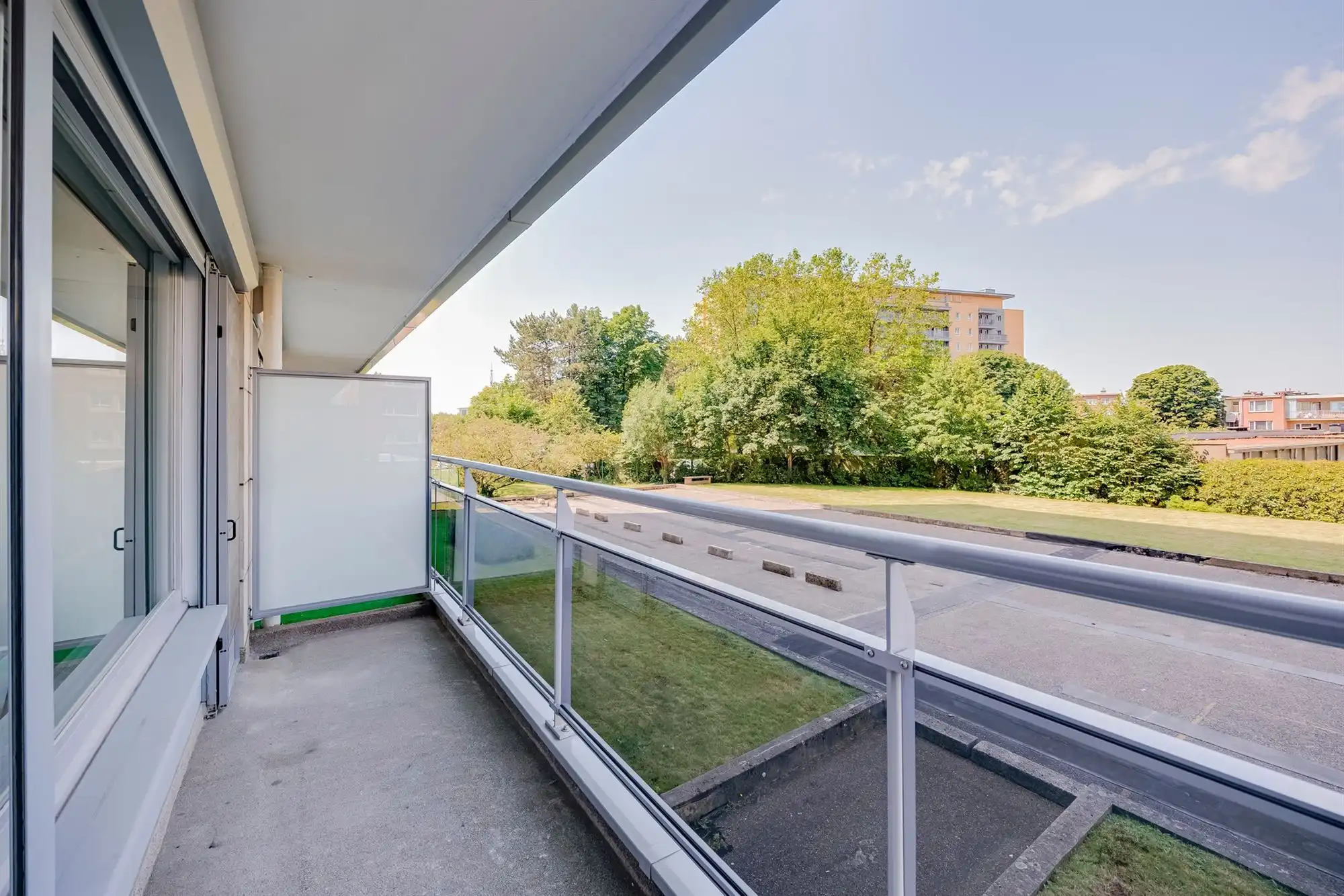 Appartement met 2 slaapkamers en twee terrassen en P foto 13