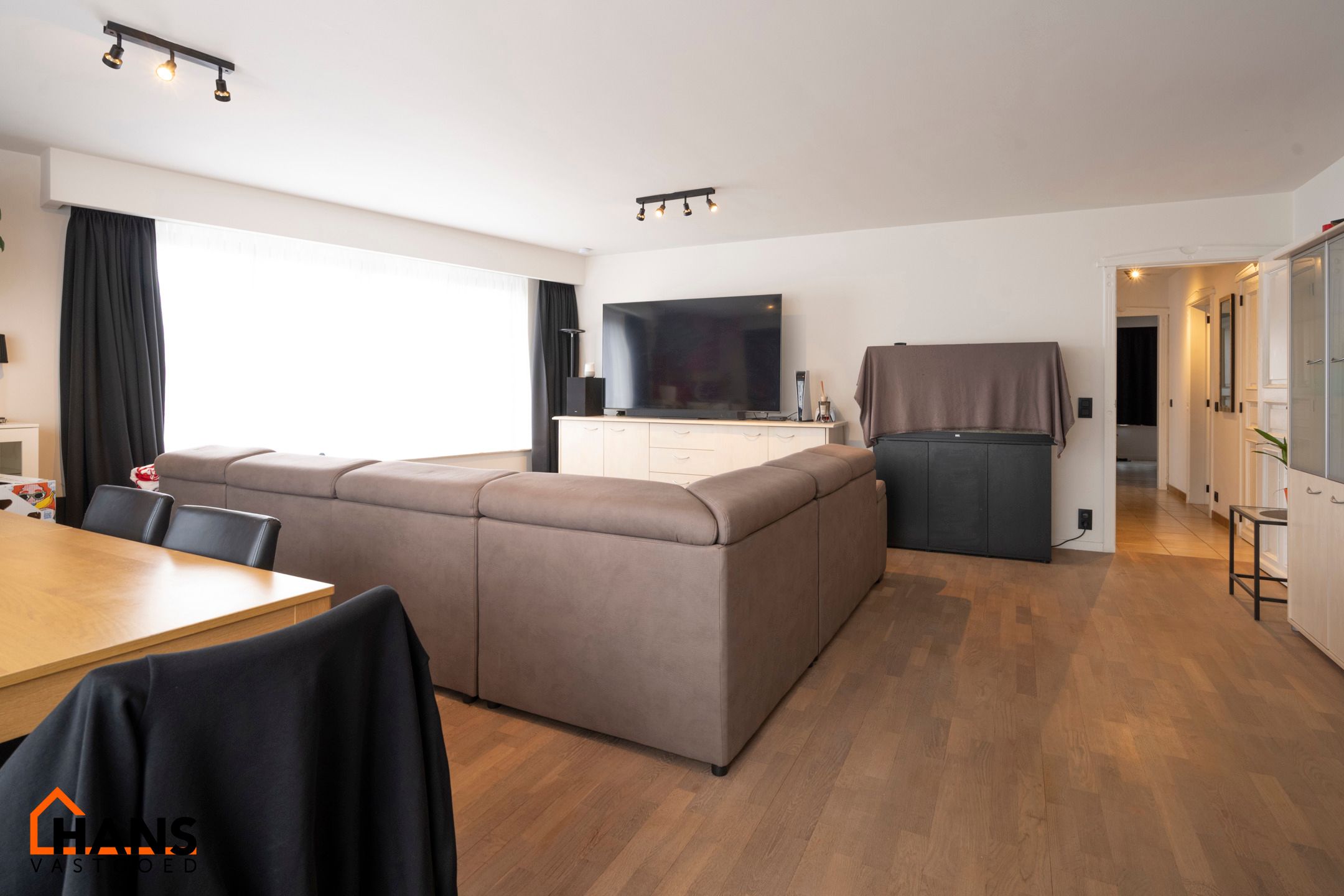 Ruim hoekappartement. foto 3