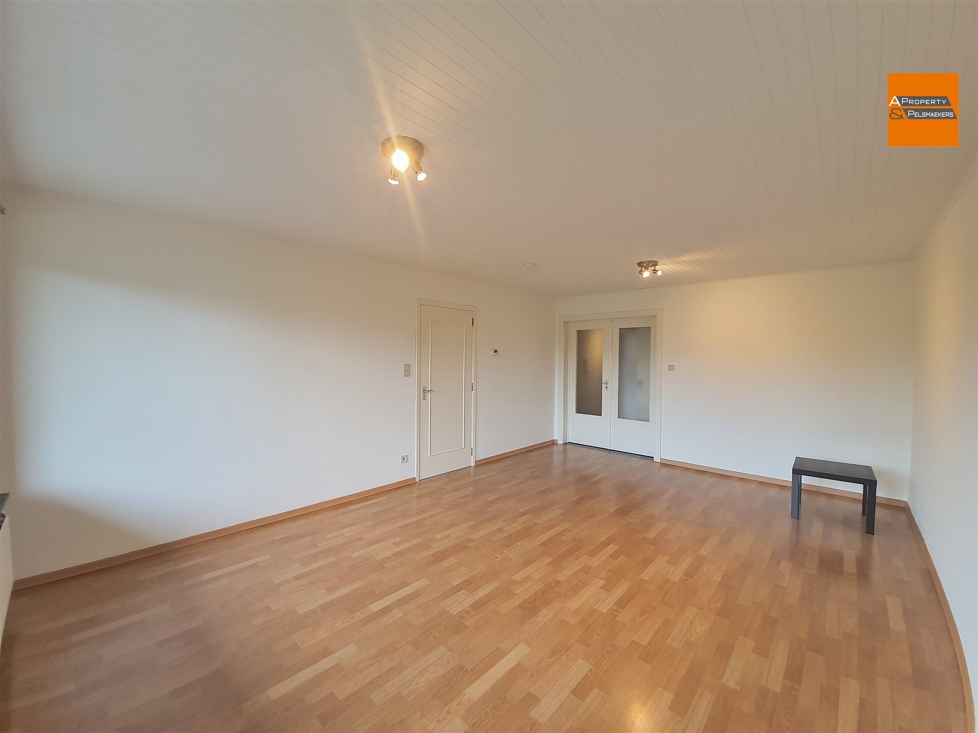 Gezellig appartement met 2 slaapkamers, terras, garage en privé tuin op toplocatie foto 2