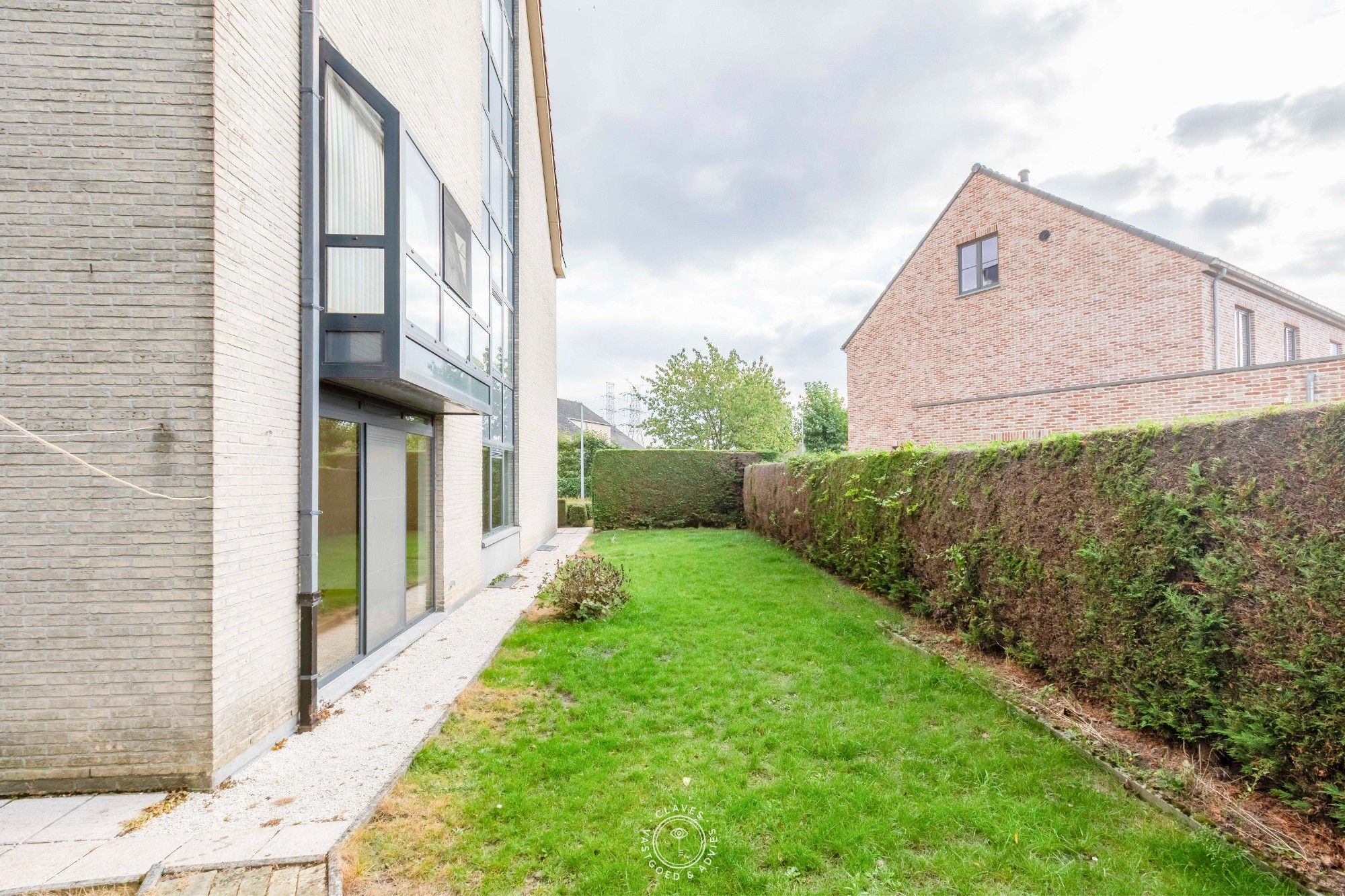 Ruim gelijkvloers appartement met drie slaapkamers foto 11