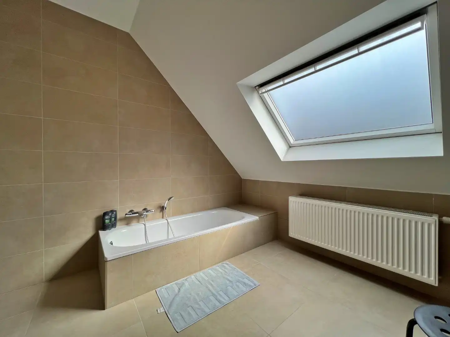 Recent 1-slaapkamer appartement met garage te Merendreedorp foto 10