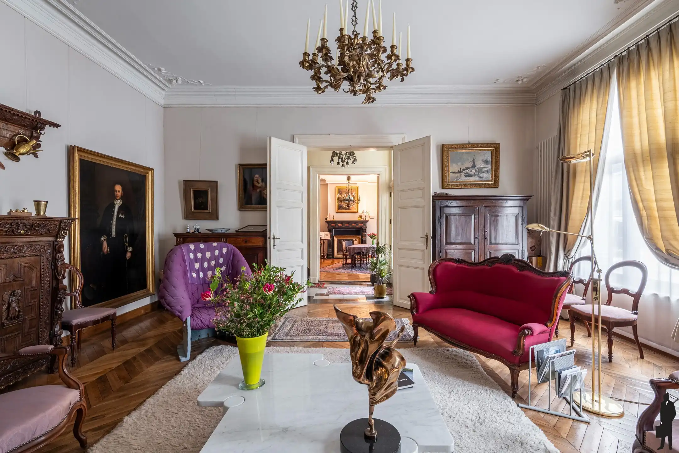 Statig herenhuis met 6 slks, 2 bdks, dubbele garage  foto 8