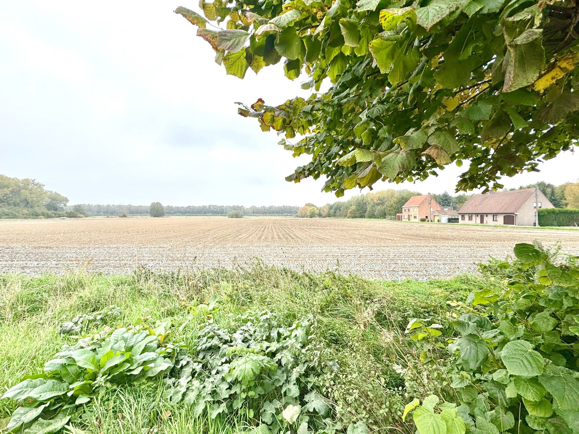 LANDELIJKE WONING MET 2 SLPKS & TUIN foto {{pictureIndex}}