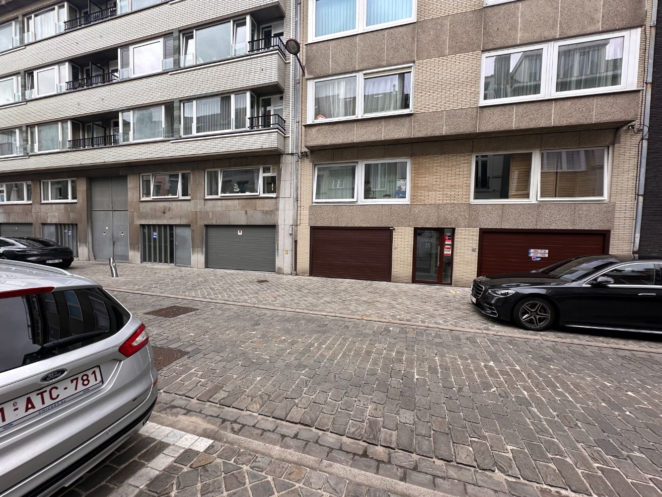 Gesloten parkeerplaatsen foto 12