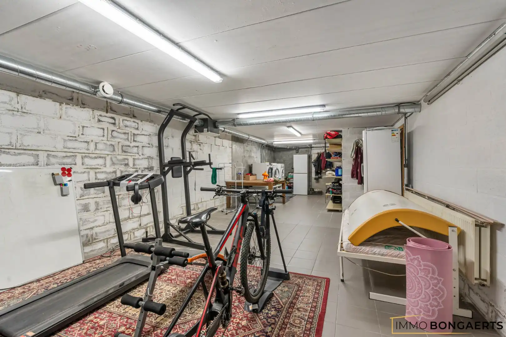 Energiezuinige woning met zwembad op rustige ligging in As foto 30