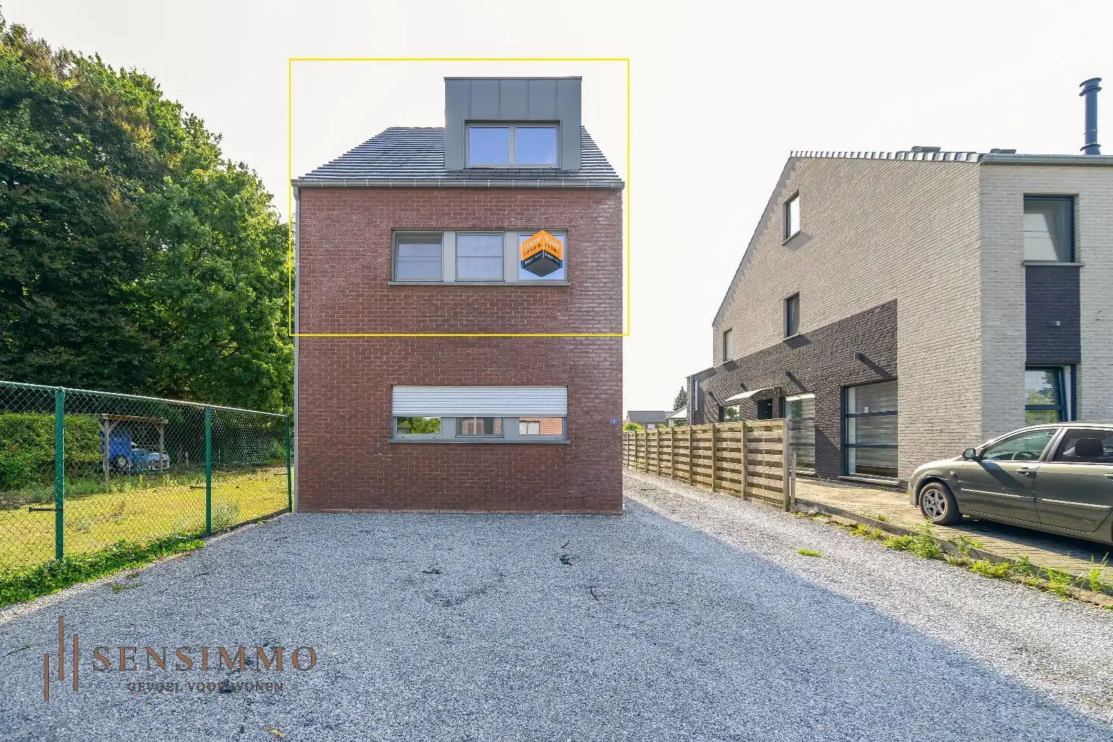 Ruim en instapklaar duplex appartement met carport en terras foto {{pictureIndex}}