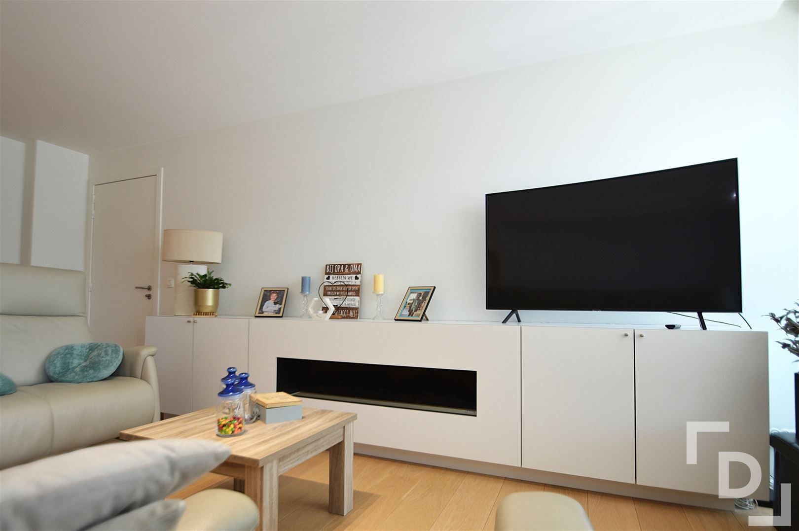 Ruim appartement op de Grote Markt in Poperinge. foto 5
