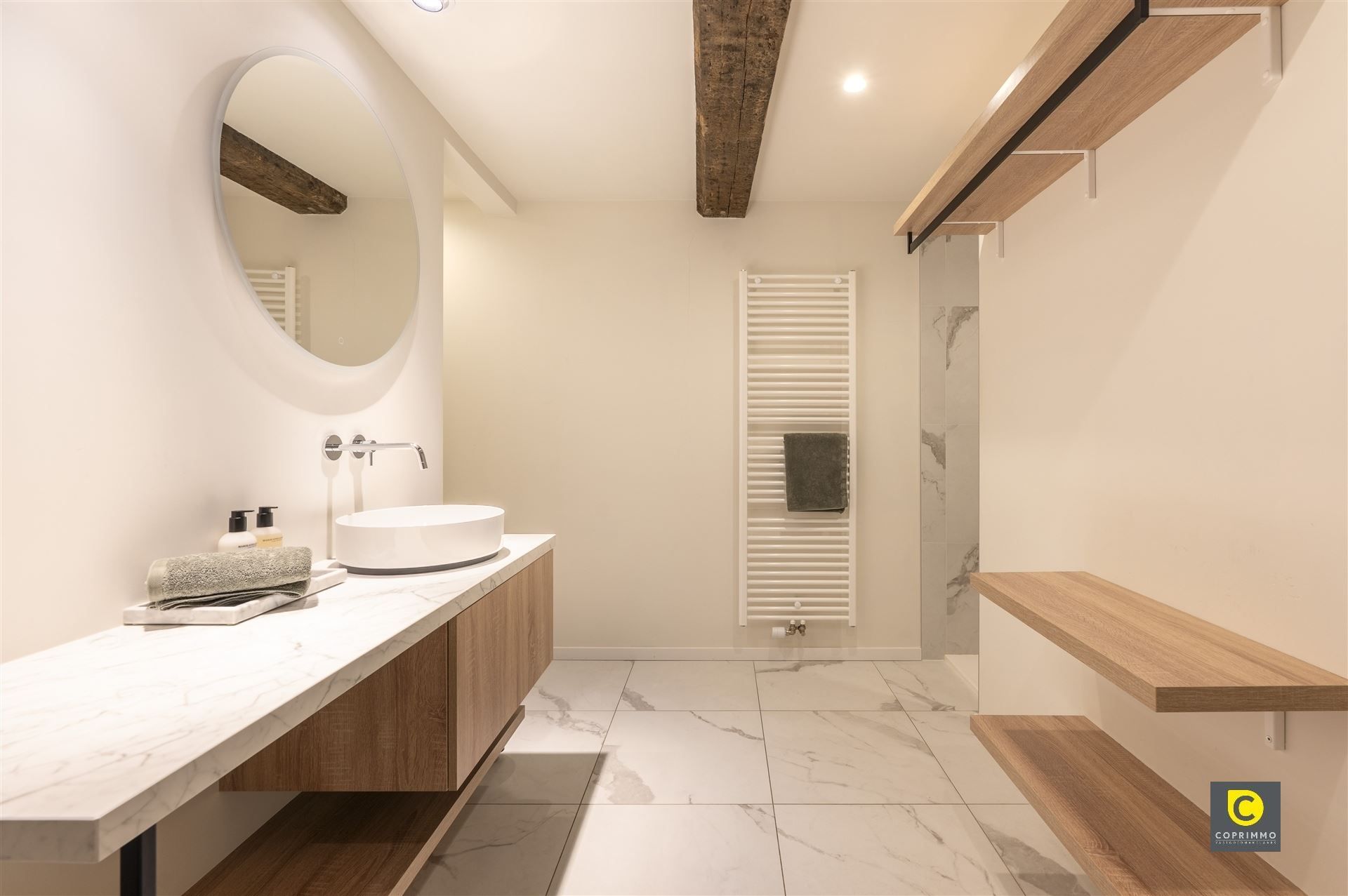 Unieke meesterwoning met garage foto 29