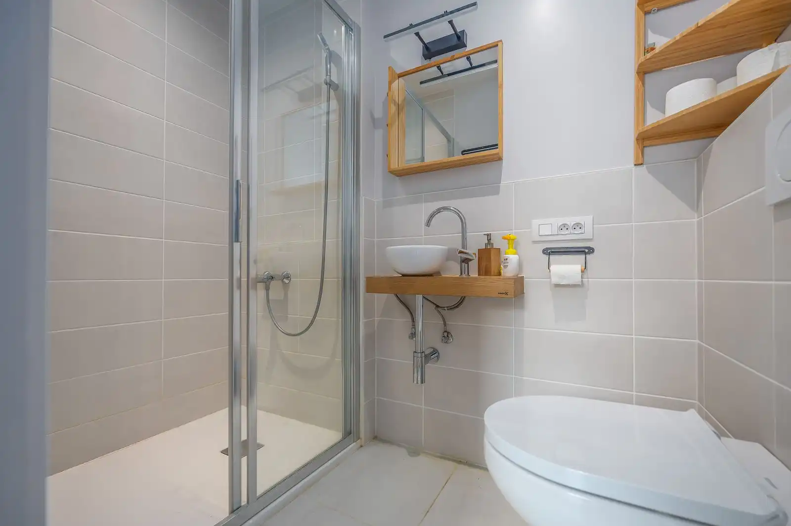 Recente vrijstaande villa op een royaal perceel (1044 m2) foto 8