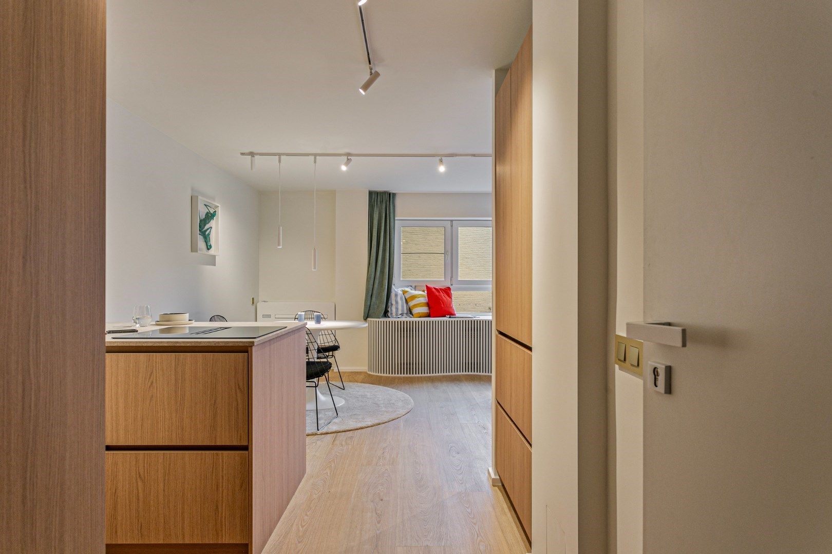 Volledig bemeubelde luxe studio in centrum Leuven - opp. 34m² - EPC 190 kWh/m² foto 2