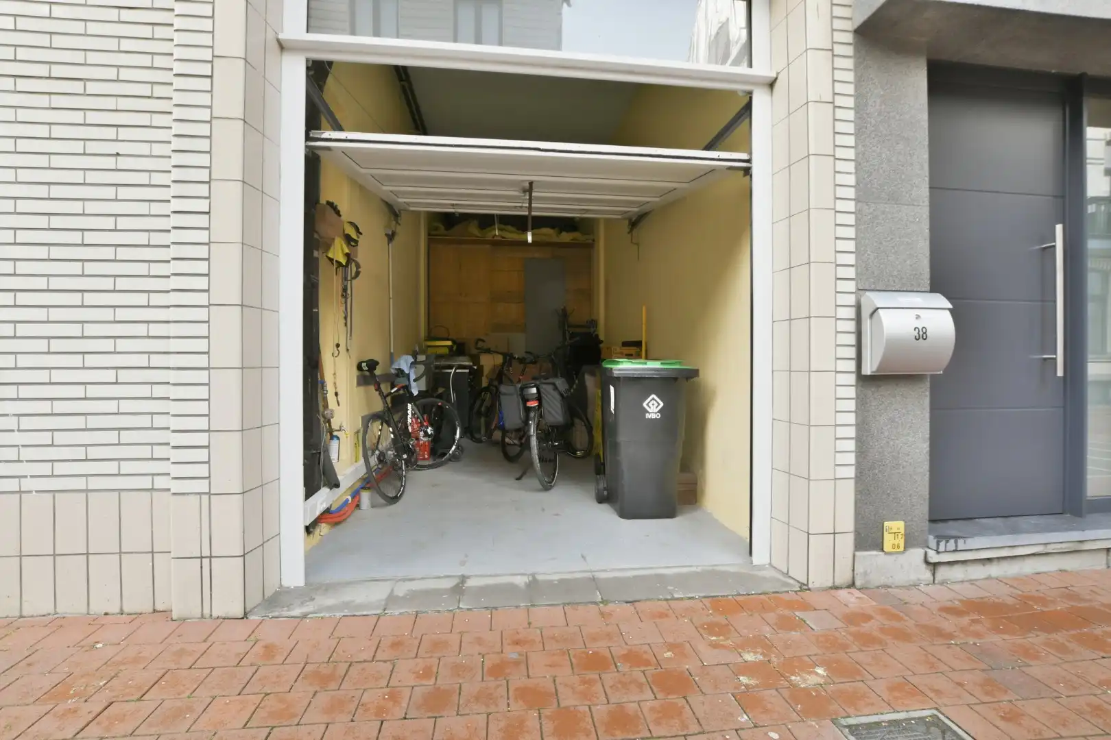 Karaktervol opbrengsteigendom met 4 appartementen nabij Grote Markt en strand in Blankenberge foto 14