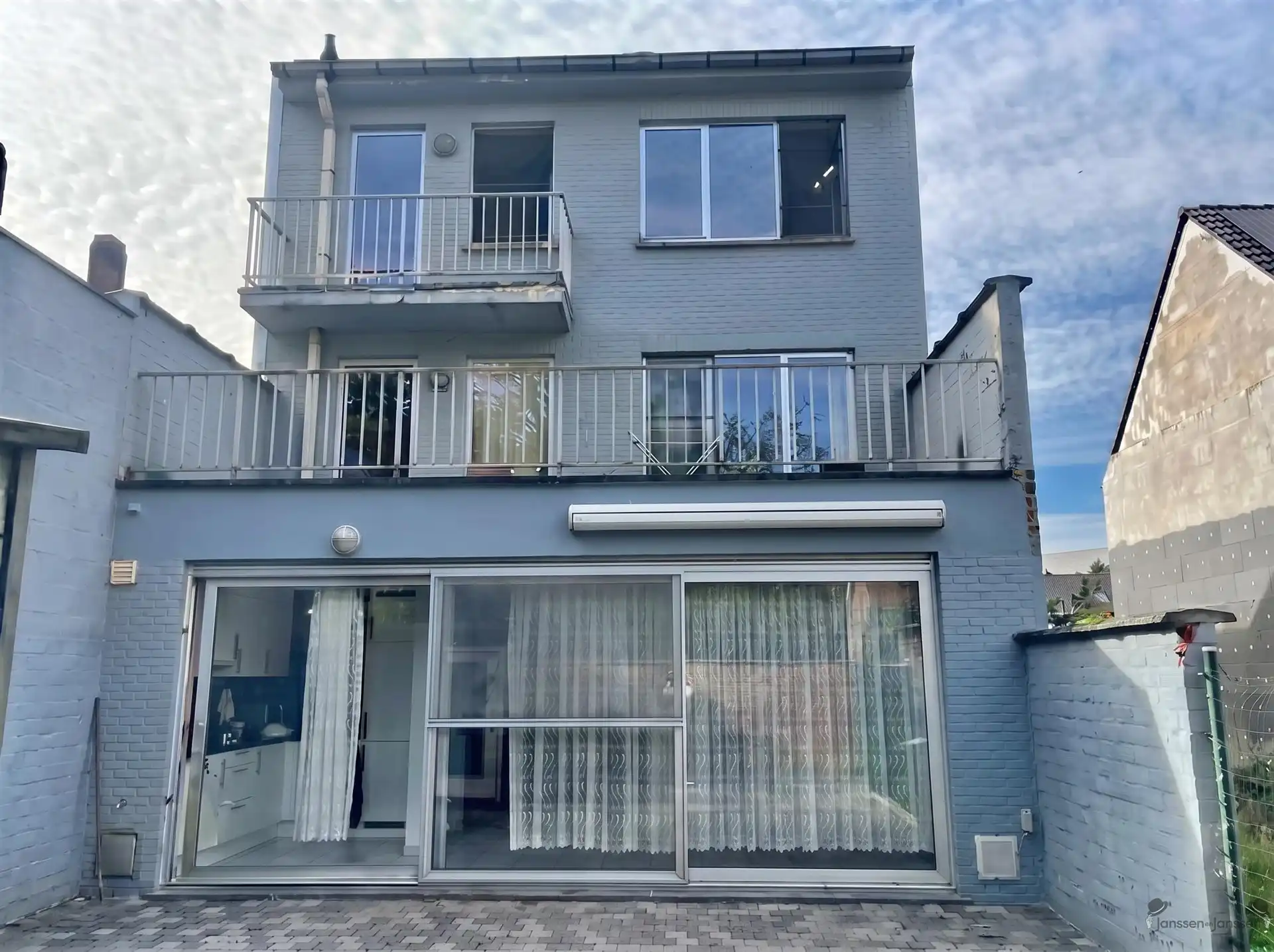 centraal gelegen appartement met 2 slaapkamers foto 2