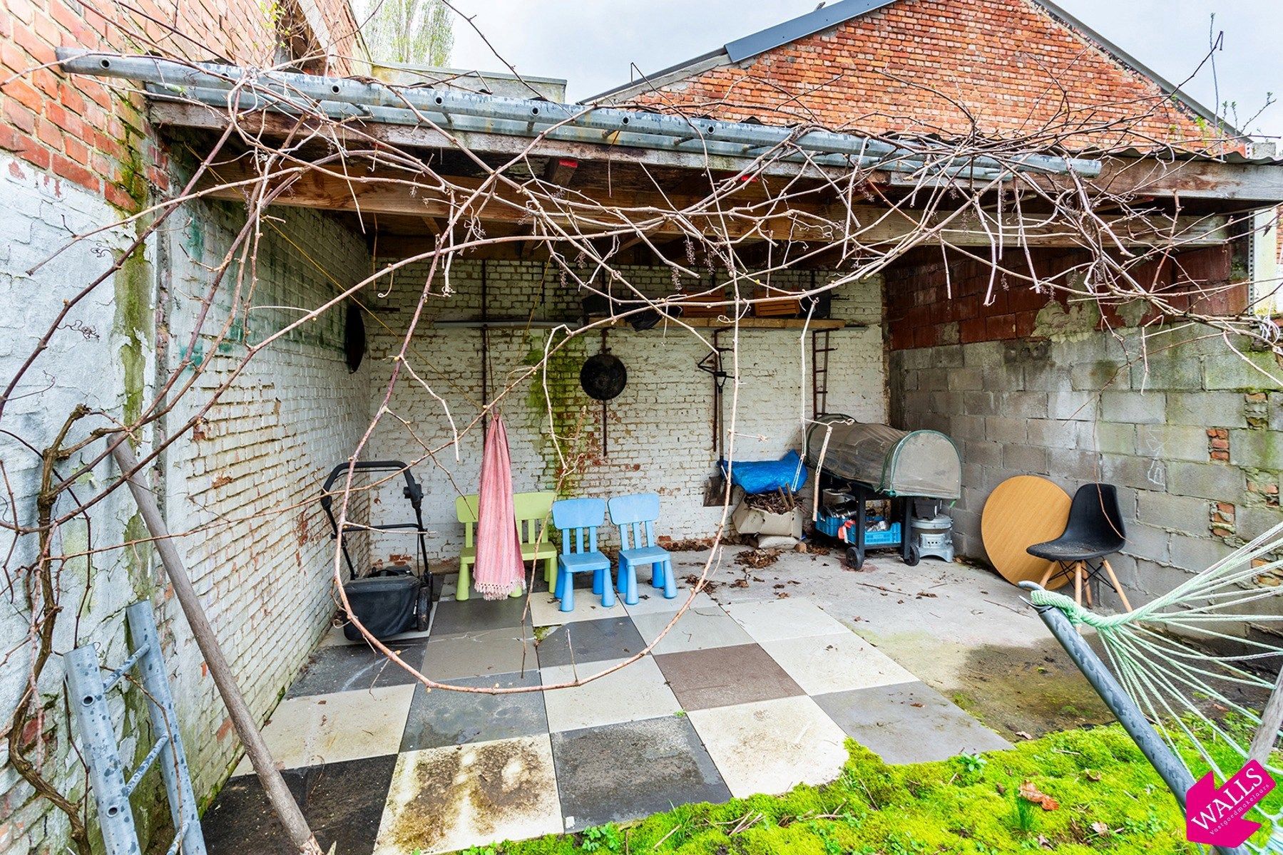 Ruime woning met 4 slaapkamers en tuin in een rustige straat foto 9