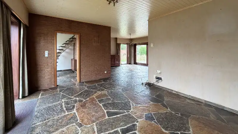 Woning van ±185m² op 4 are 60 ca in half-open-bebouwing foto 6