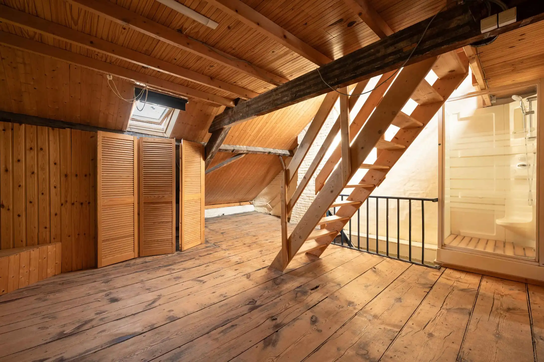 Karaktervol handelspand met duplex op toplocatie foto 20