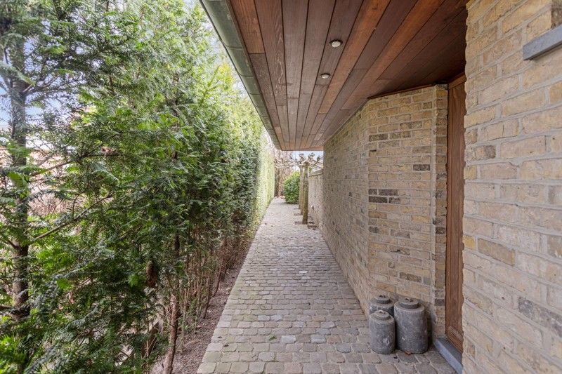 Prachtige luxueus afgewerkte woning op een perceel van 572 m² TE KOOP in DESSELGEM! foto 3