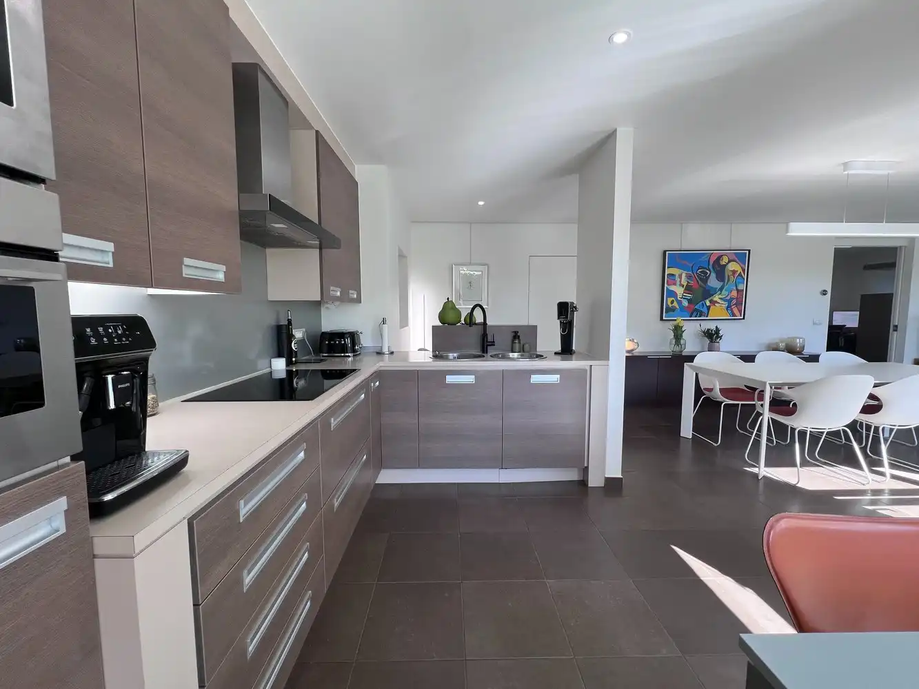 Moderne energiezuinige woning met 5 slaapkamers foto 5