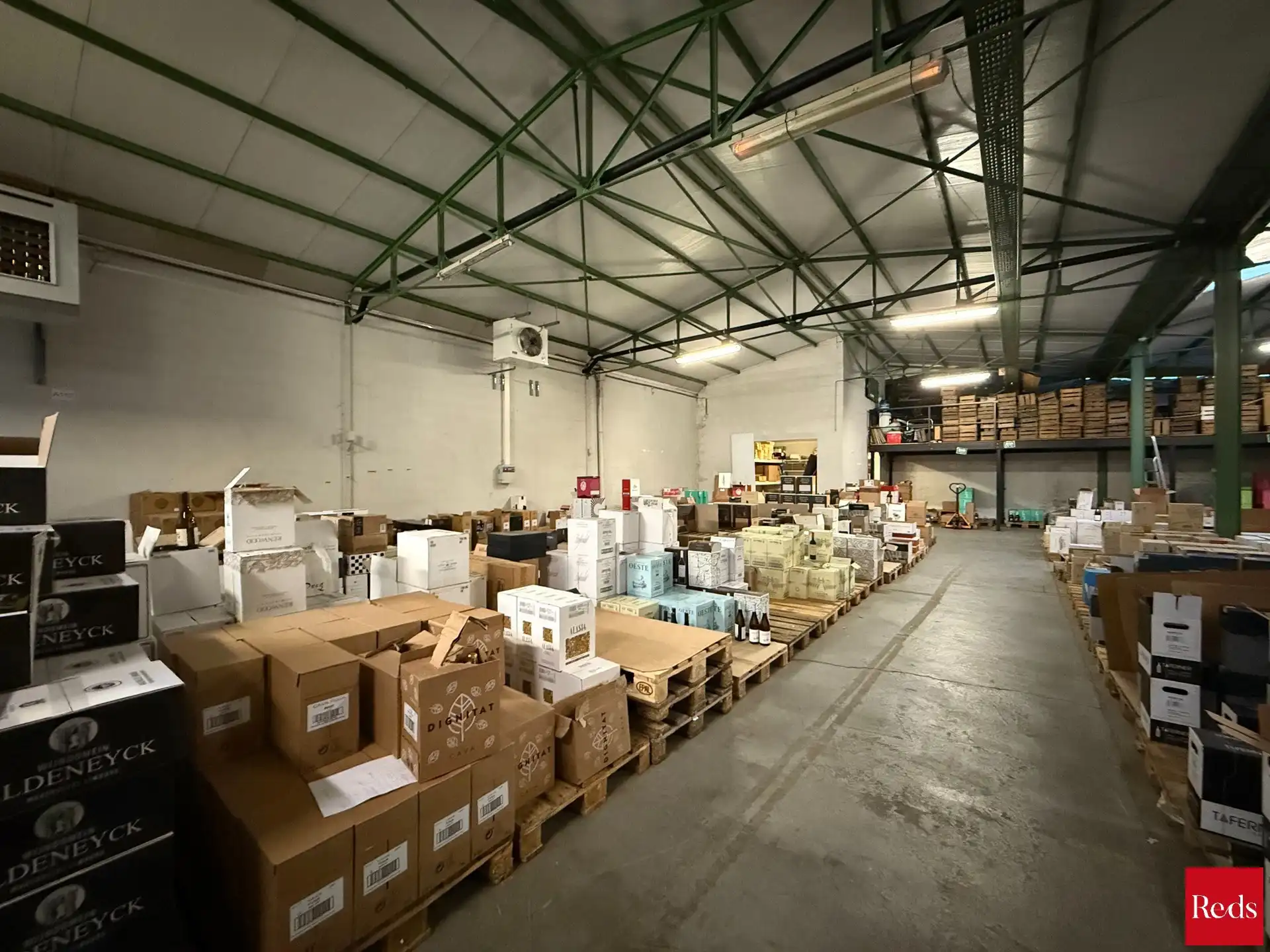 Kantoor/handelsruimte met achtergelegen magazijn te huur foto 7