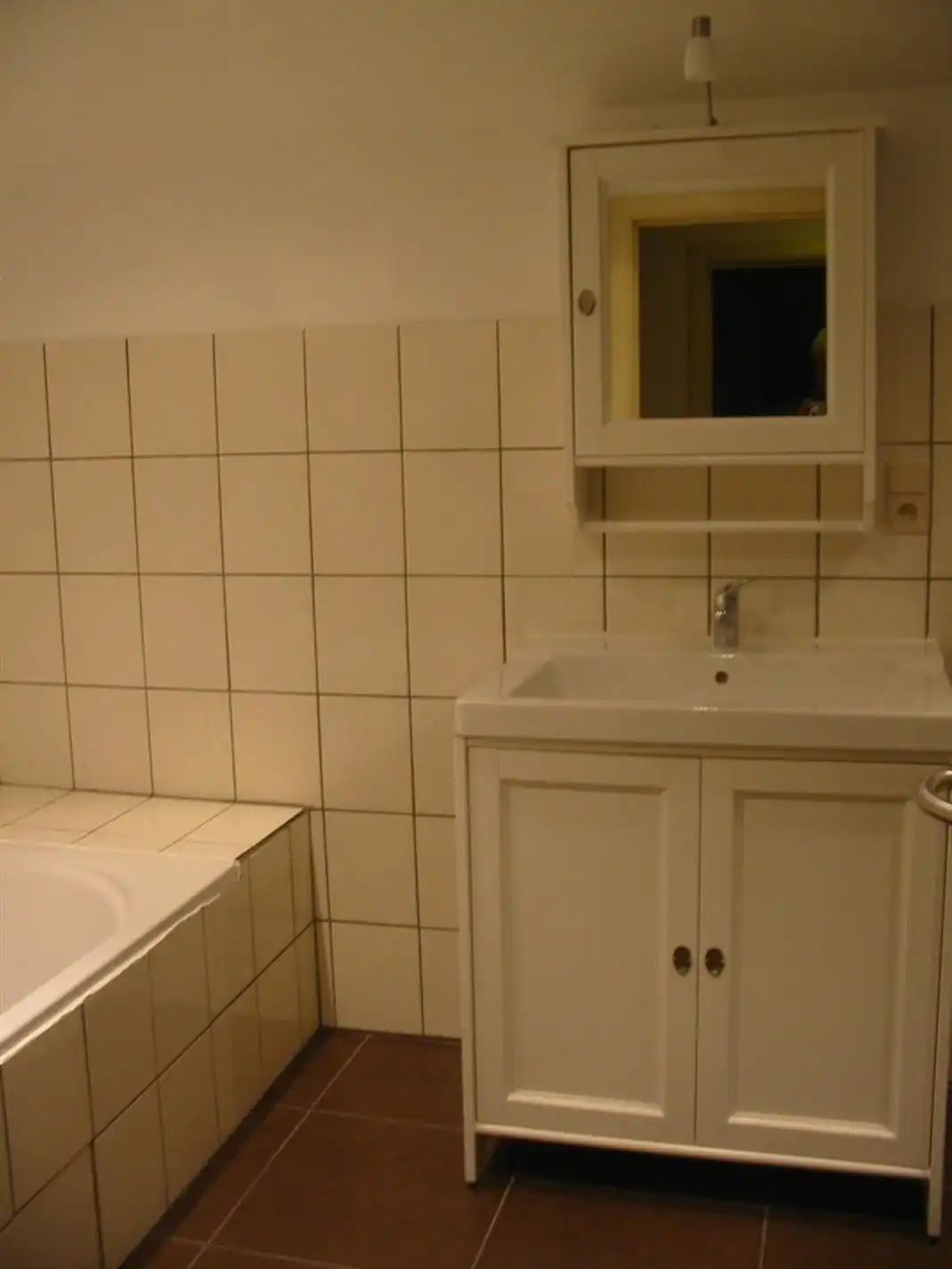 Mooie gerenoveerde vrijstaande woning met garage en achterliggend terrastuintje. foto 12