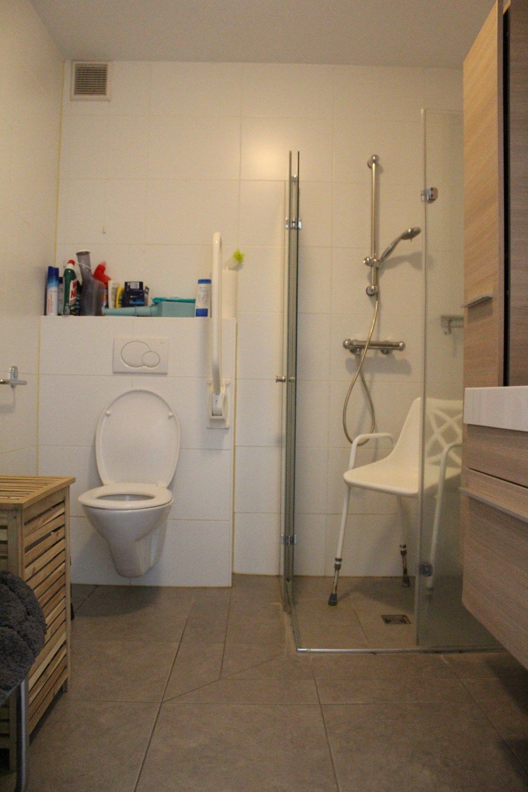 Gezellige serviceflat (1 slpk) in hartje Lommel Centrum foto 13
