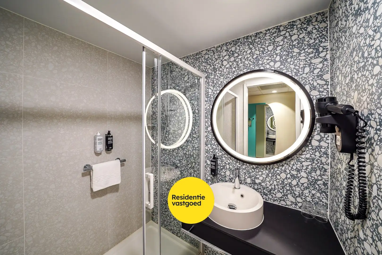 Prachtige hotelkamer te koop Ibis hotel Bredene foto 4