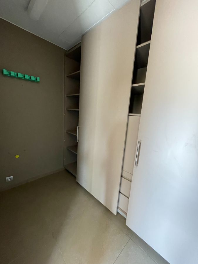 LUXE APPARTEMENT + zeer riant zongericht terras, dubbele garage & (wijn)kelder foto 32