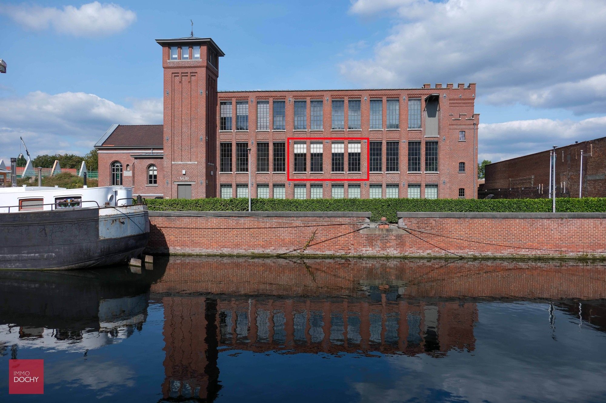 Sfeervolle ruime loft met zicht op het Kanaal foto 19