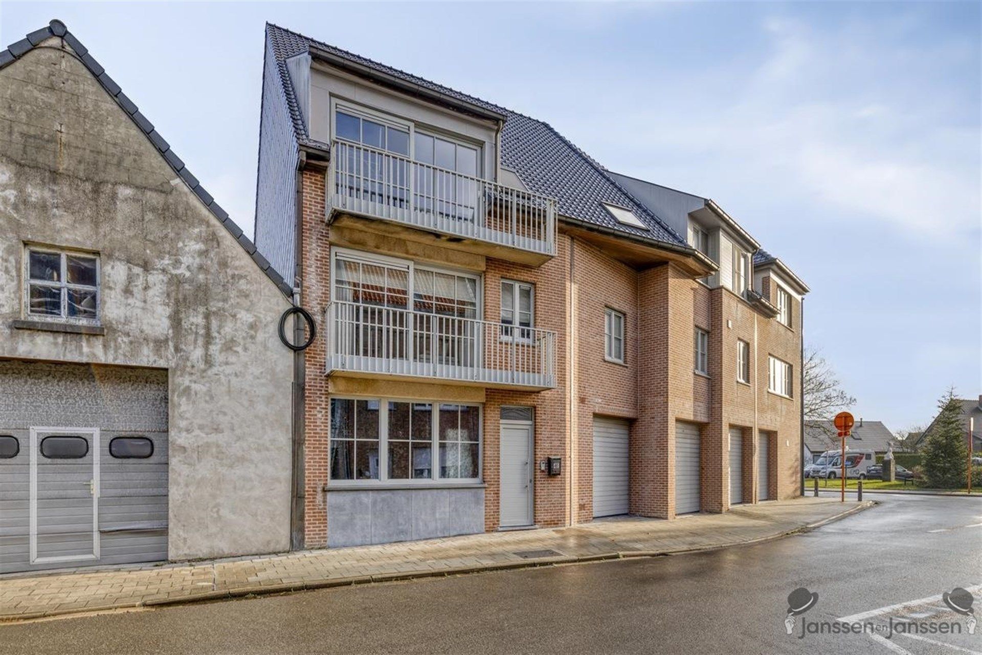 gelijkvl. app. 2slpk met garage+ tuin EPC B foto 2